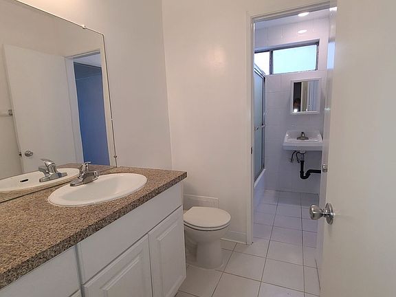 4th image of 11018 Aqua Vista St #15
