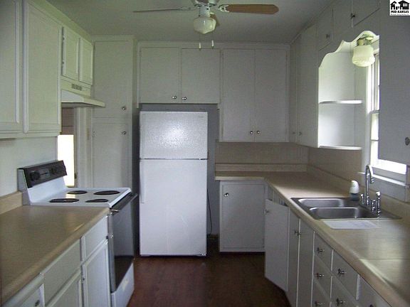 5th image of 416 E Carpenter St