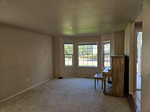 4th image of 3653 Sunflower Cir