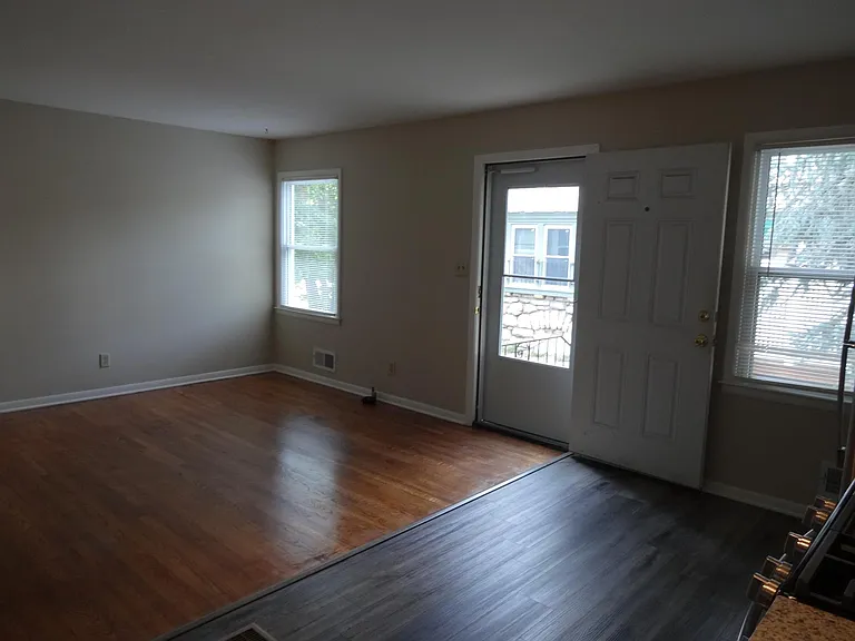 3417 1/2 Locust St #3417-1/2 — Photo 6