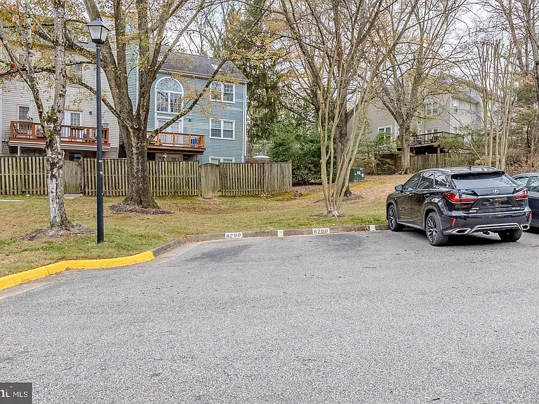 8200 Maple Ridge Ave — Photo 33