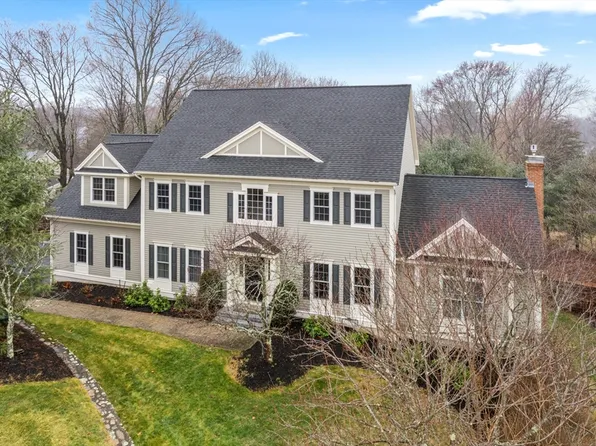 7 Grace Cir, Natick, MA 01760