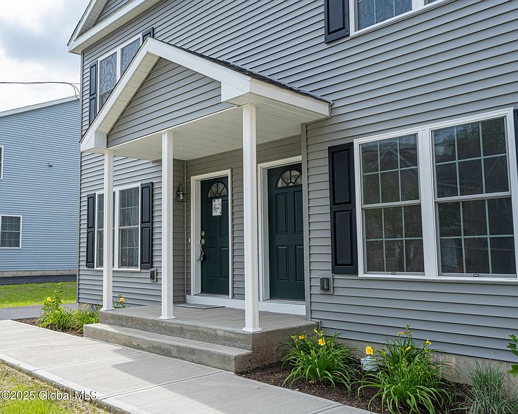4th image of 416 Summit Avenue