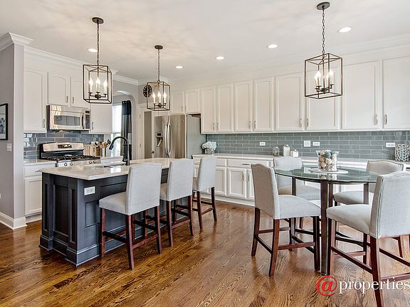 Kitchen / Breakfast Room