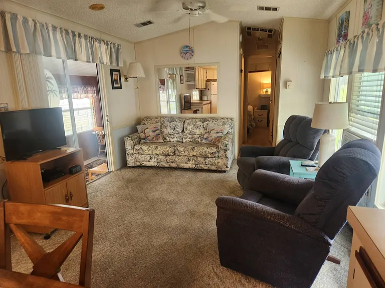3943 Honolulu Dr — Photo 9