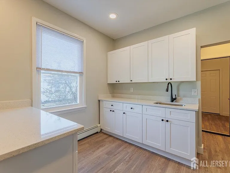 382 Summit Ave #2B — Photo 3