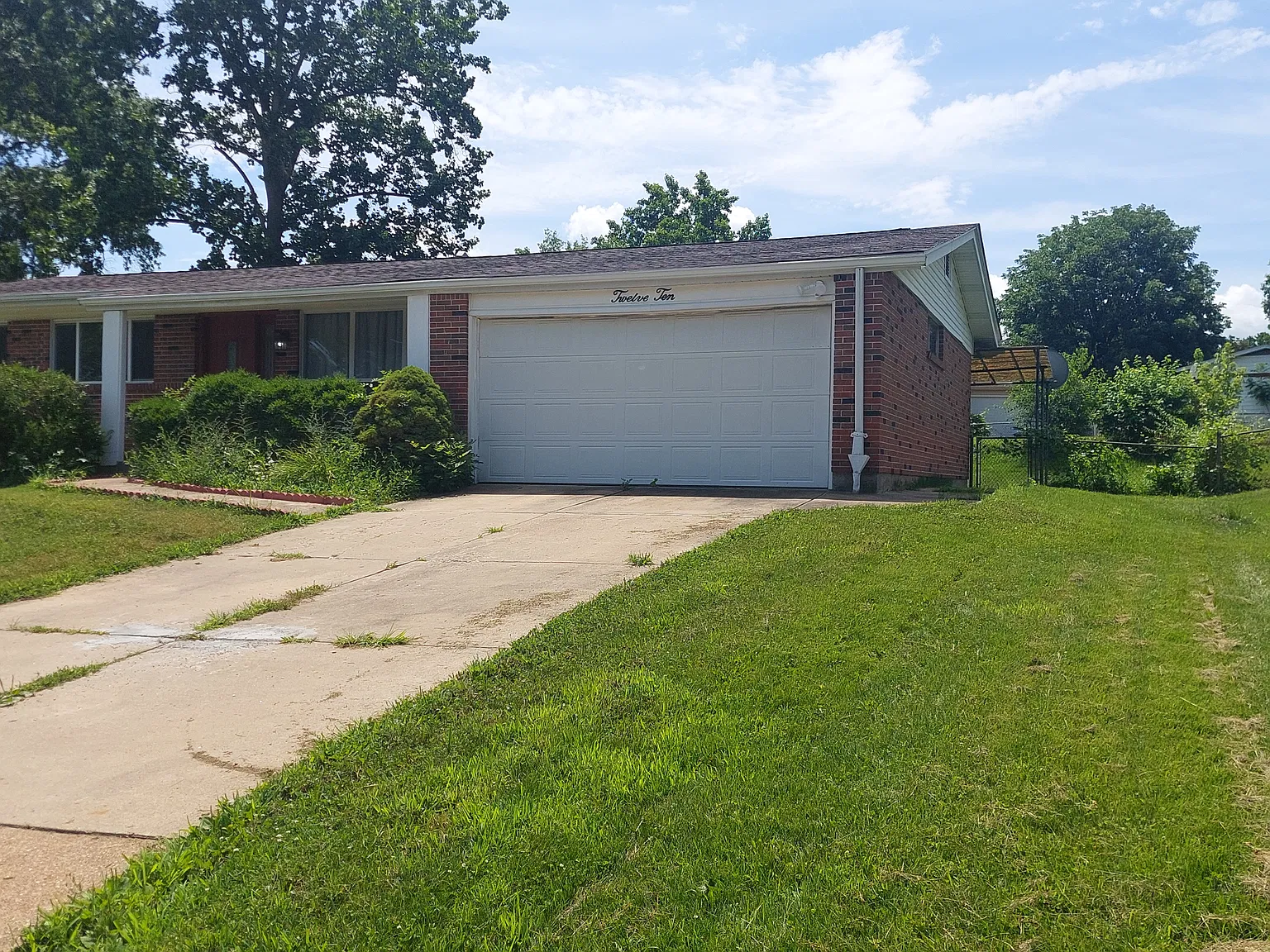 3 bed, 1208 sqft, $2,000 — Photo 2