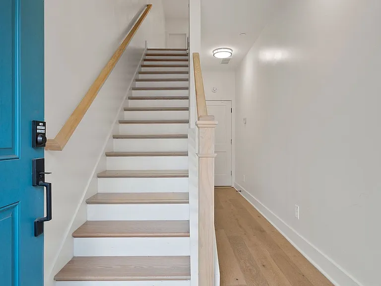 697 Pryor St SW — Photo 4