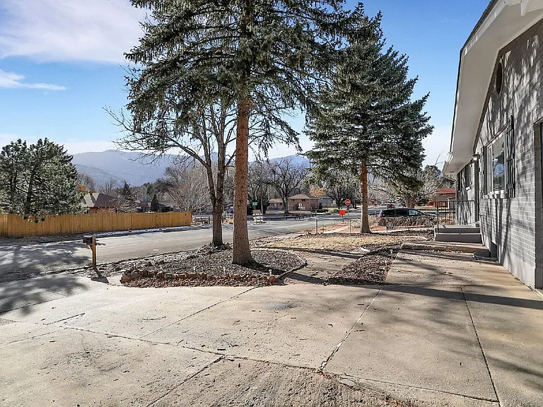 817 Westmoor Dr — Photo 30