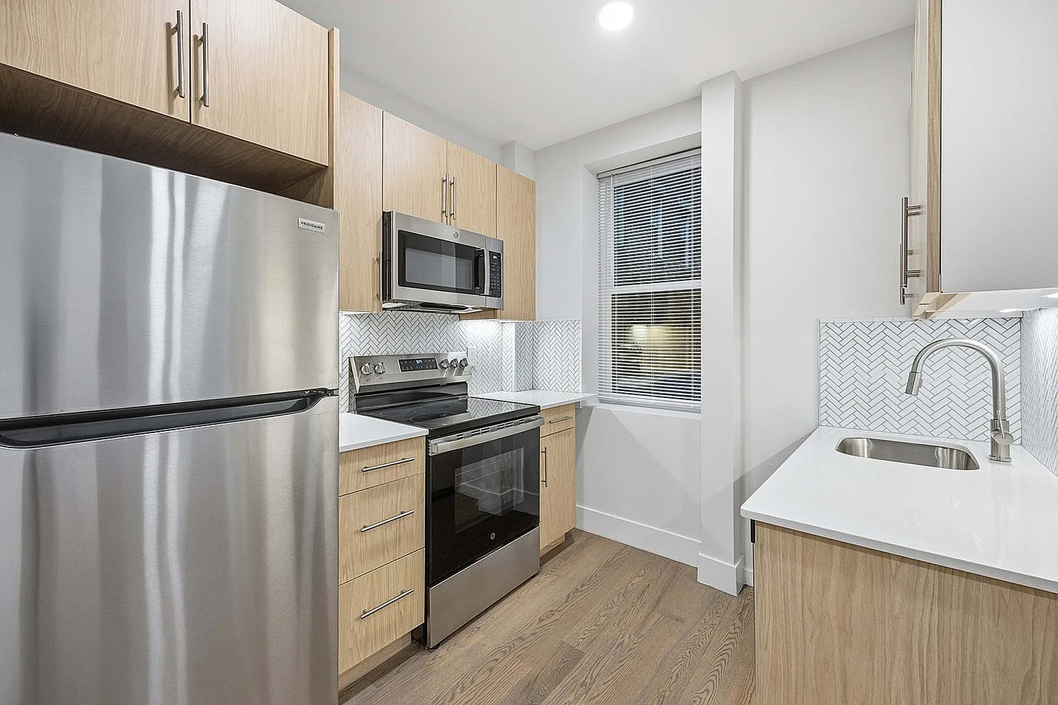 15-19 Queensberry Street — Photo 1