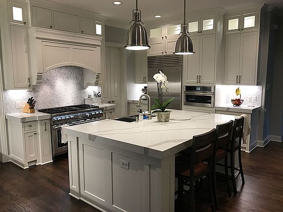 4th image of 304 Stockton Dr