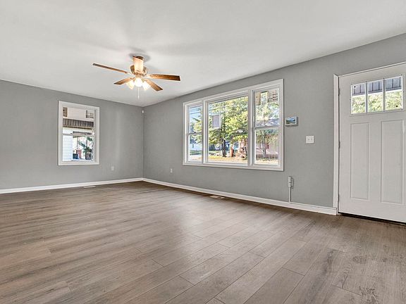 4th image of 202 Holland St