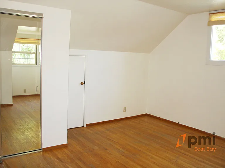 2307 Collins Ave — Photo 15