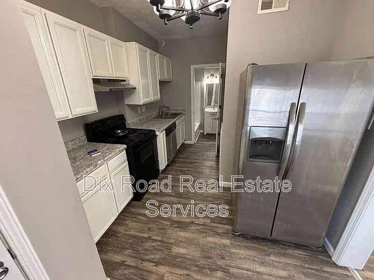 502 Ross Ave #3 — Photo 8