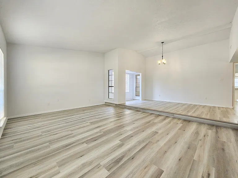 4813 Nash Dr — Photo 4