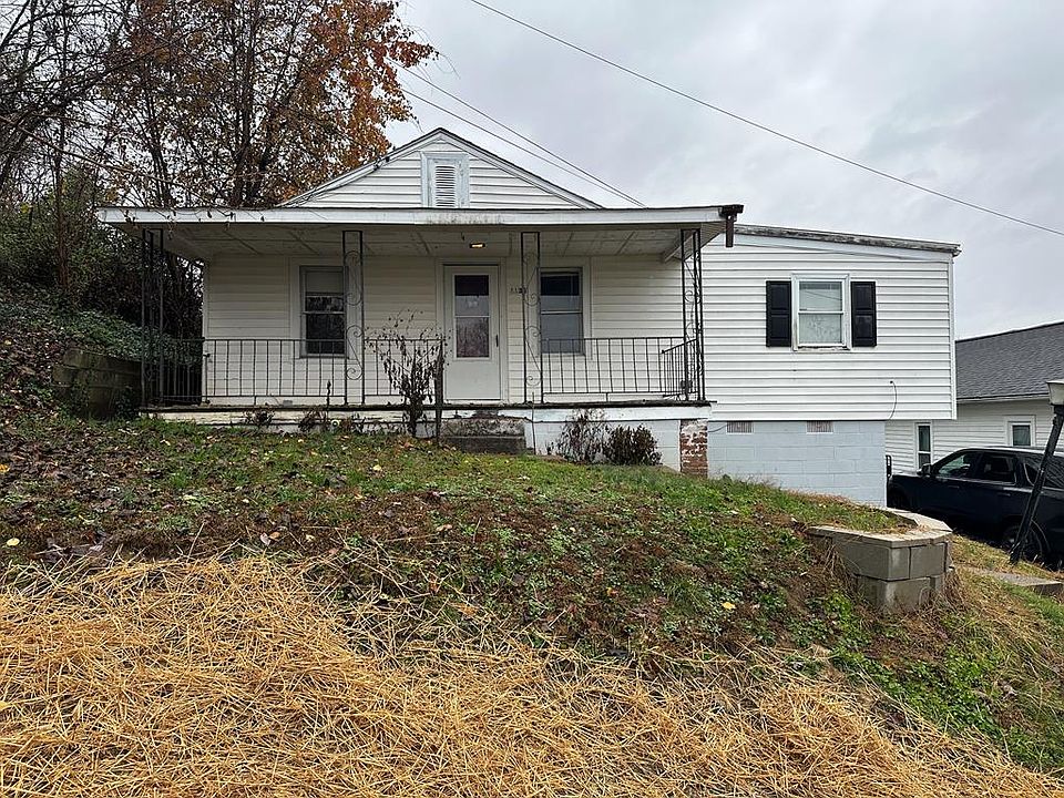 1st image of 1135 3rd St