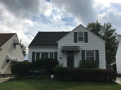 14914 Krems Ave photo 1