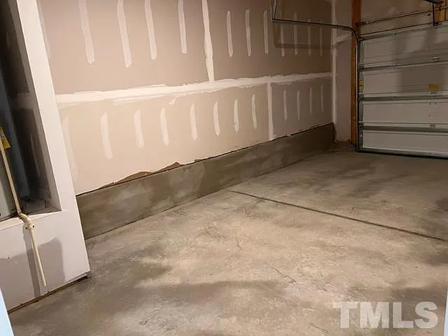 328 Hazy Hills Ln — Photo 13