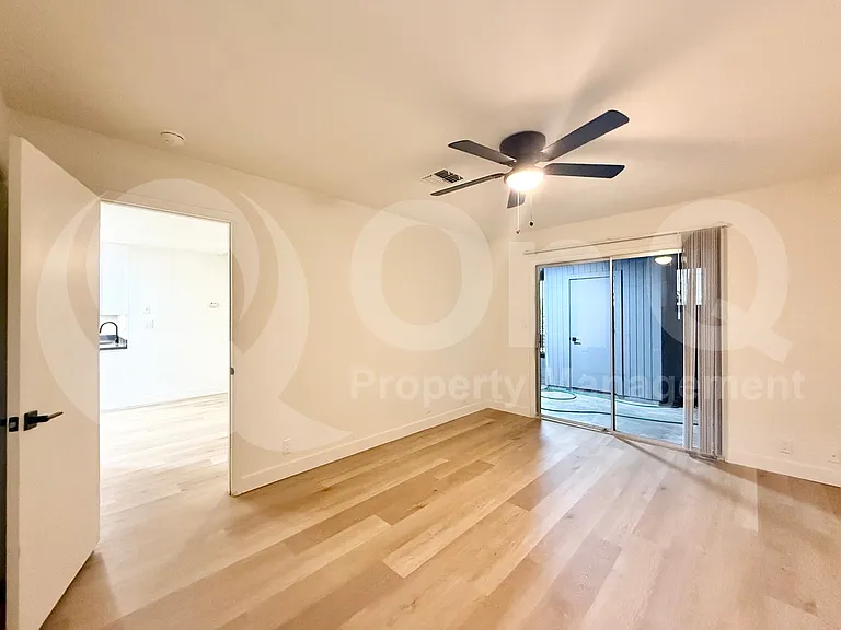 9015 W Elm St #7 — Photo 15