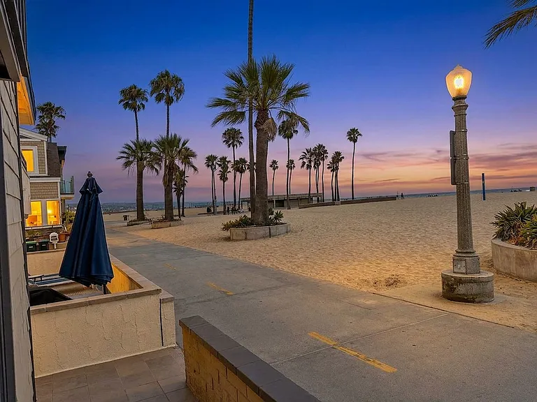 1510 W Oceanfront #A-B — Photo 28