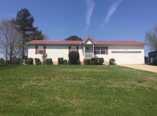 140 Lakehaven Cir, Decatur, TN 37322