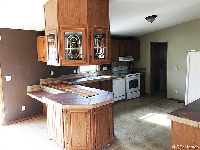 2nd image of 214 Wenatchee St