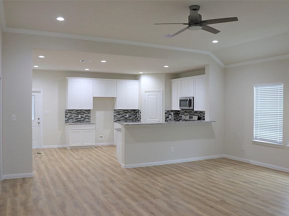 3rd image of 308 Carlos Leal Dr