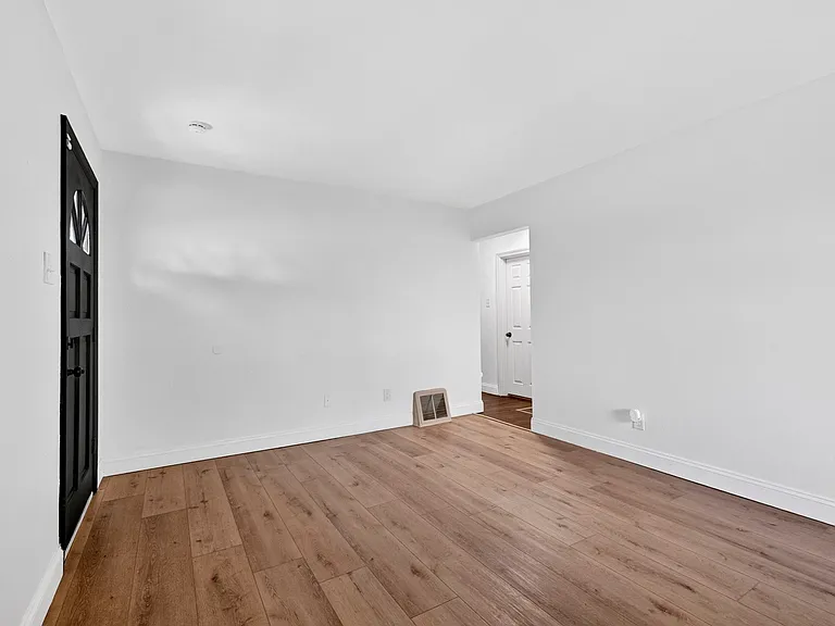 8033 Busiek Ave — Photo 12