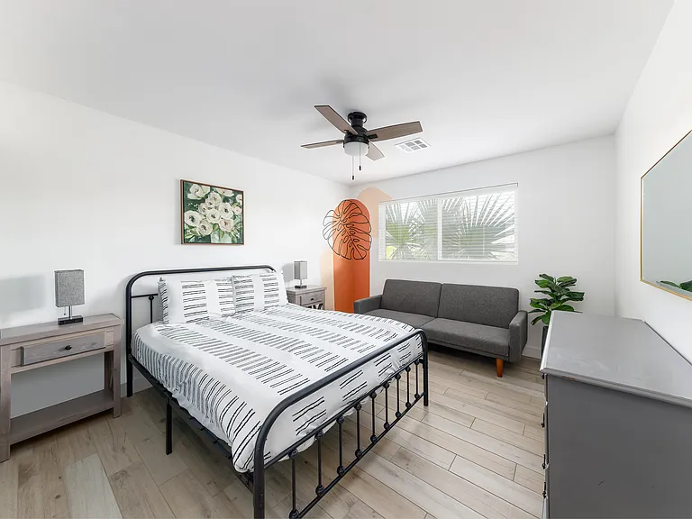 7302 E Portland St — Photo 10