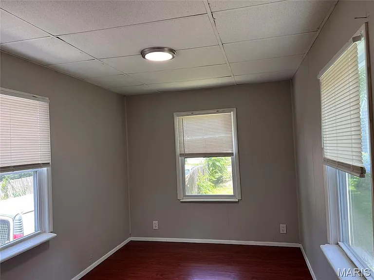 6543 Etzel Ave — Photo 10