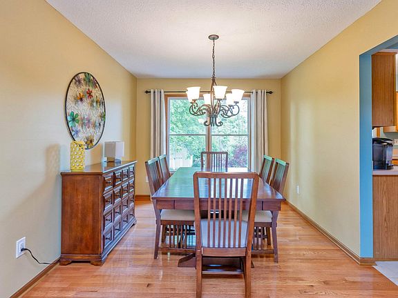 5th image of 531 Fawnbrook Dr