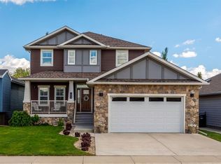 1213 Hillcrest Manor Est, Strathmore, AB T1P 0B9
