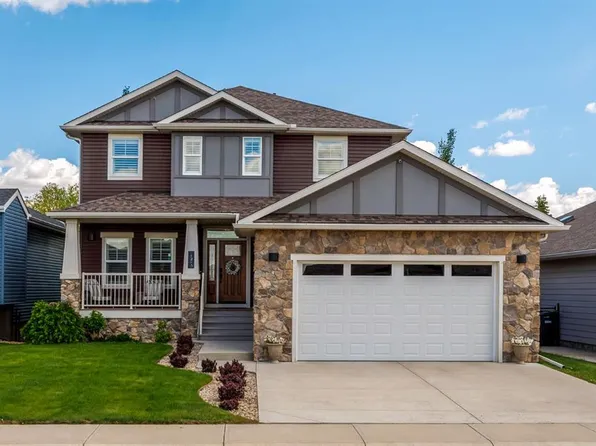 1213 Hillcrest Manor Est, Strathmore, AB T1P 0B9