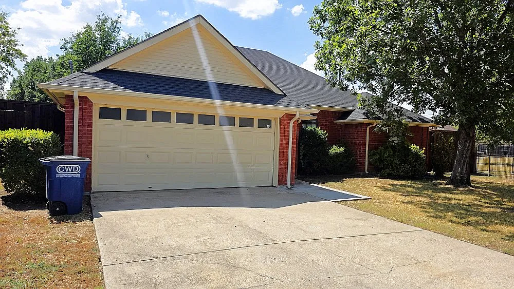 3 bed, 1621 sqft, $2,300 — Photo 3