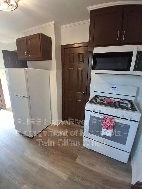 2 bed, 1.0 bath, 725 sqft, $1,399 — Photo 3