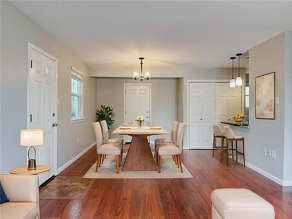 3rd image of 11 Richelle St