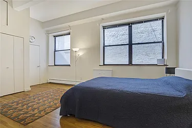 Rented by R New York