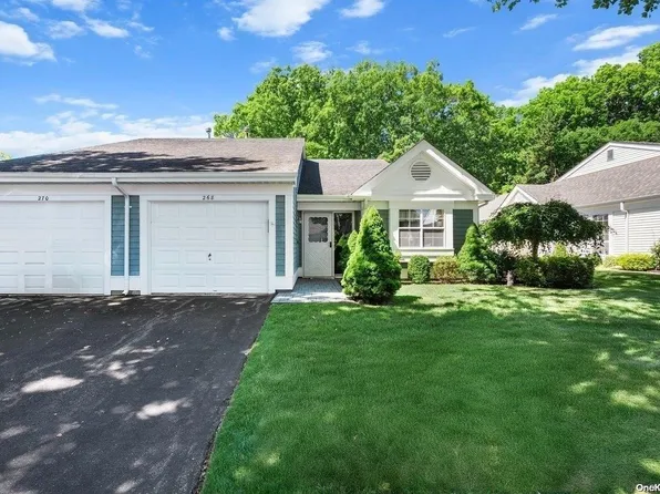 268 Glen Drive #268, Ridge, NY 11961