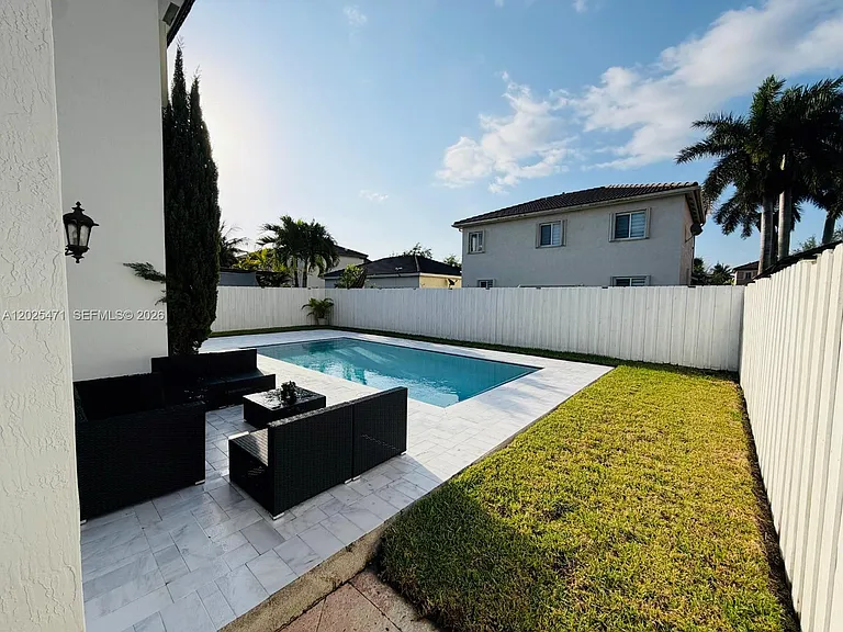 15858 SW 138th Ter — Photo 35