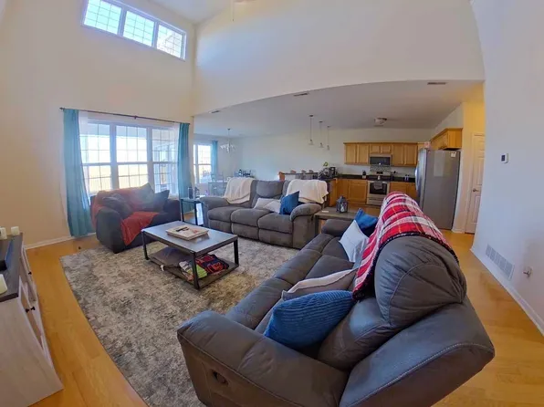 1024 Burton Pl, Manhattan, KS 66503