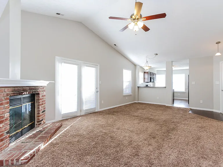4929 Aspen Crest Ln — Photo 2