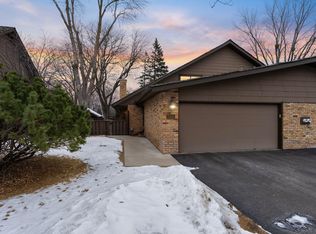 17810 Comstock Rd, Wayzata, MN 55391