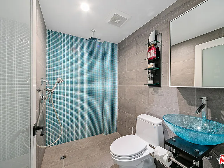 24928 Malibu Rd — Photo 47