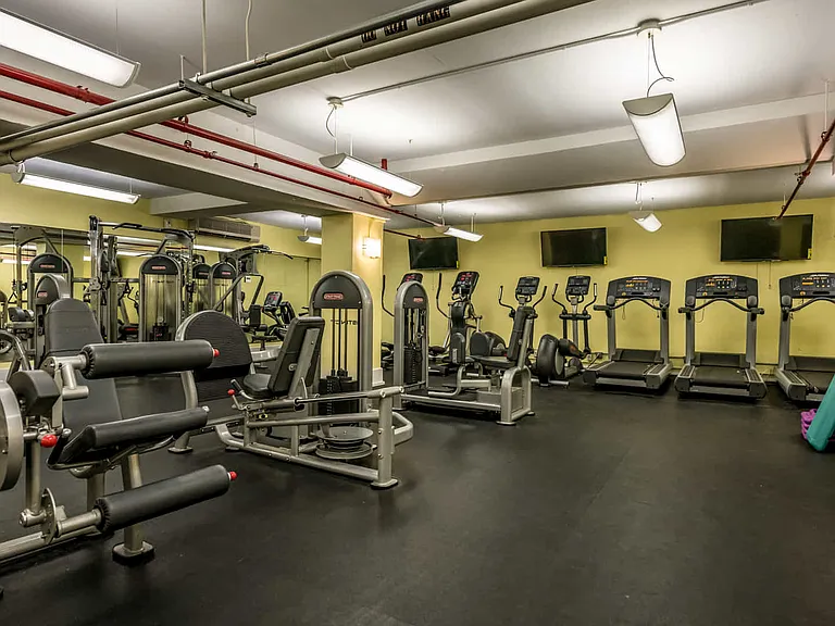 240 E 27th St #25A — Photo 31