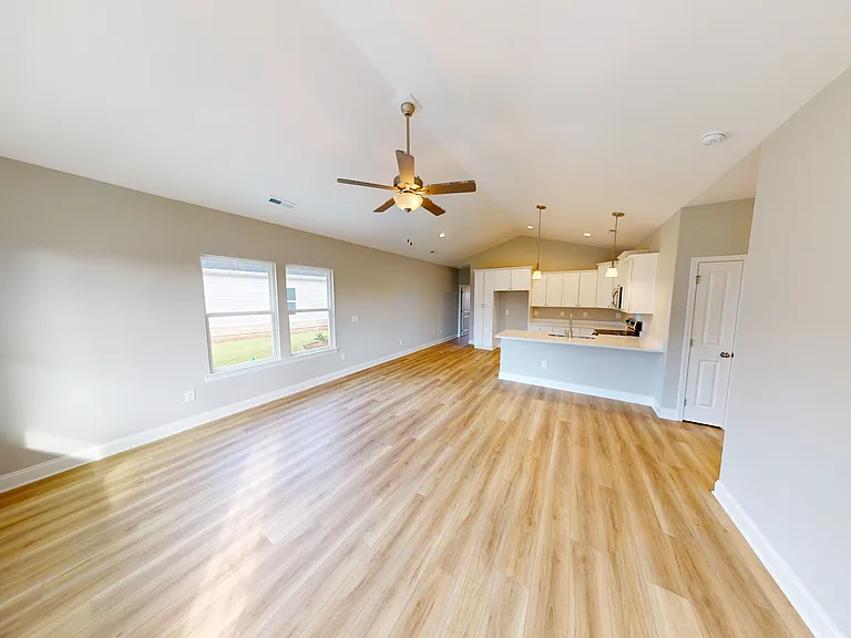 1044 Moen Loop — Photo 3