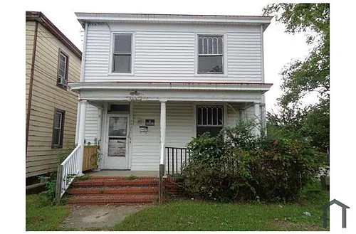 1021 Melville St Photo 1
