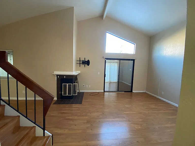 3048 Summit Dr — Photo 8