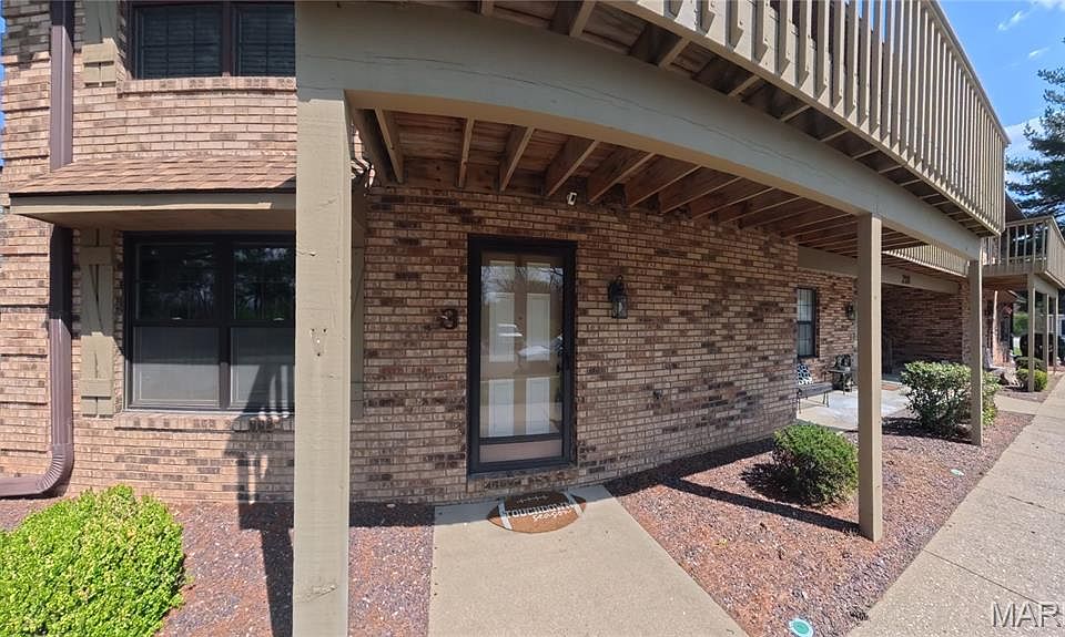 1st image of 218 Shoreline Dr APT 3