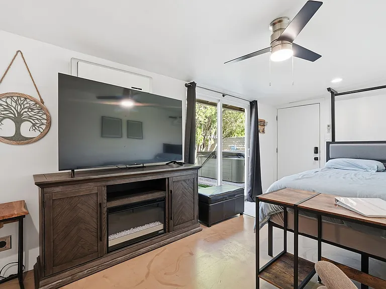 1266 E Alameda Dr — Photo 1
