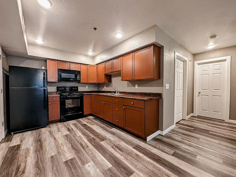 1315 B Ave W — Photo 4